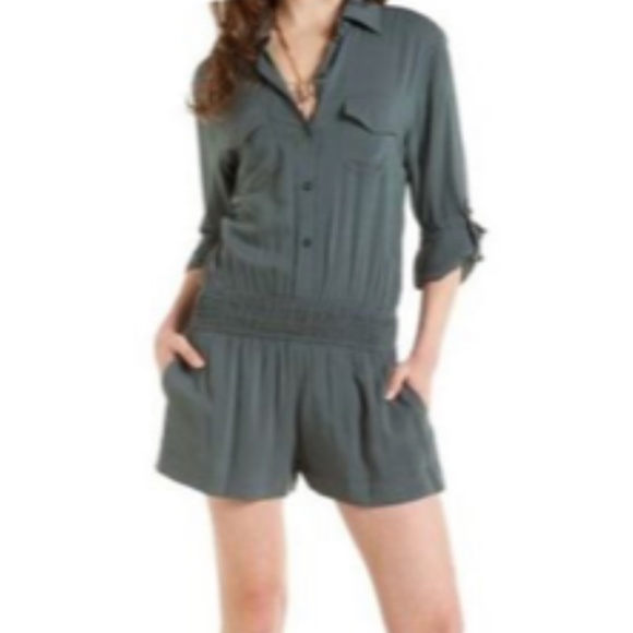 BCBG Dresses & Skirts - BCBG clove long sleeve romper